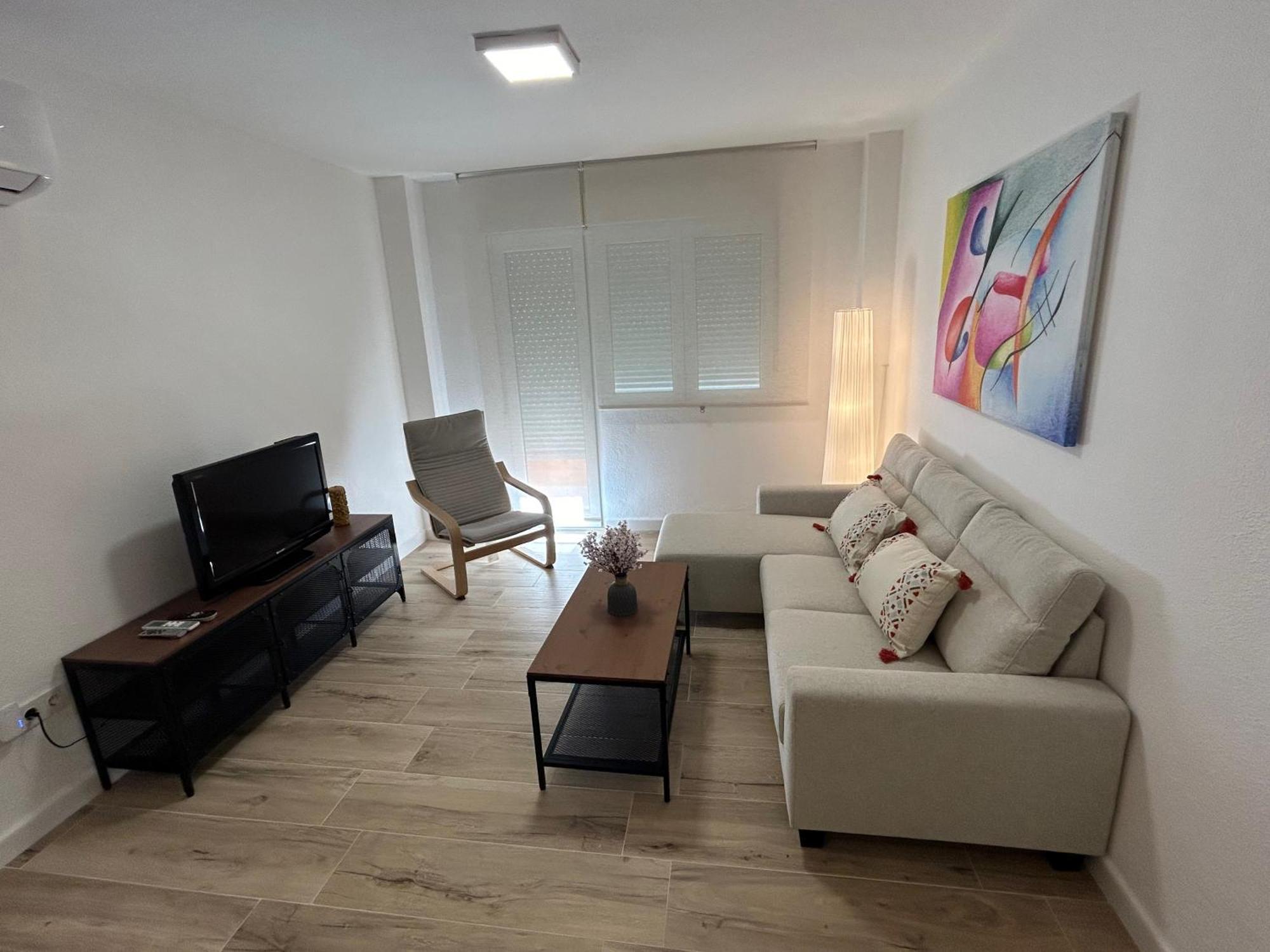 Modern And Bright Close To The Station *